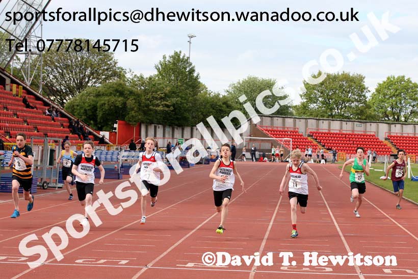 Boys under-13s 100 metres, North Eastern Champs, Gateshead Stadium. Photo: David T. Hewitson/Sports for All Pics